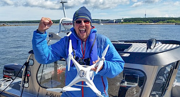 Ensimmäisenä dronella Suomenlahden yli
